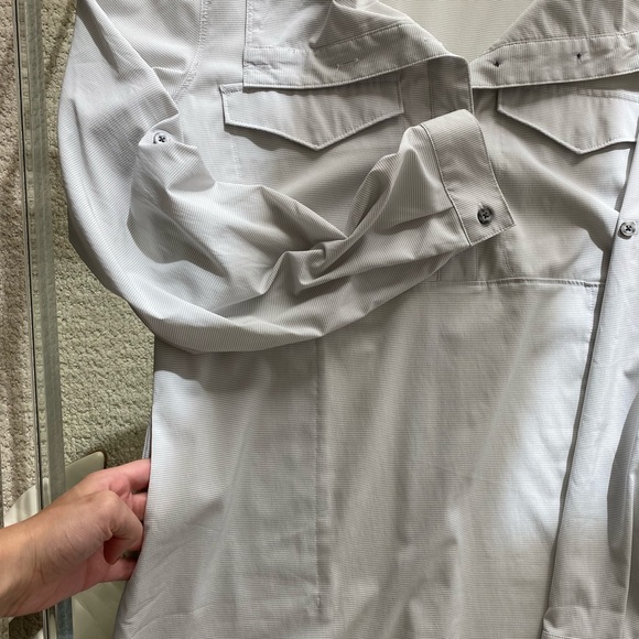 NWOT Mountain Hardware Button Up - Picture 3 of 6